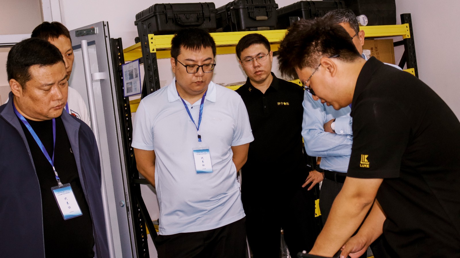 亚洲精品久久一区二区三区