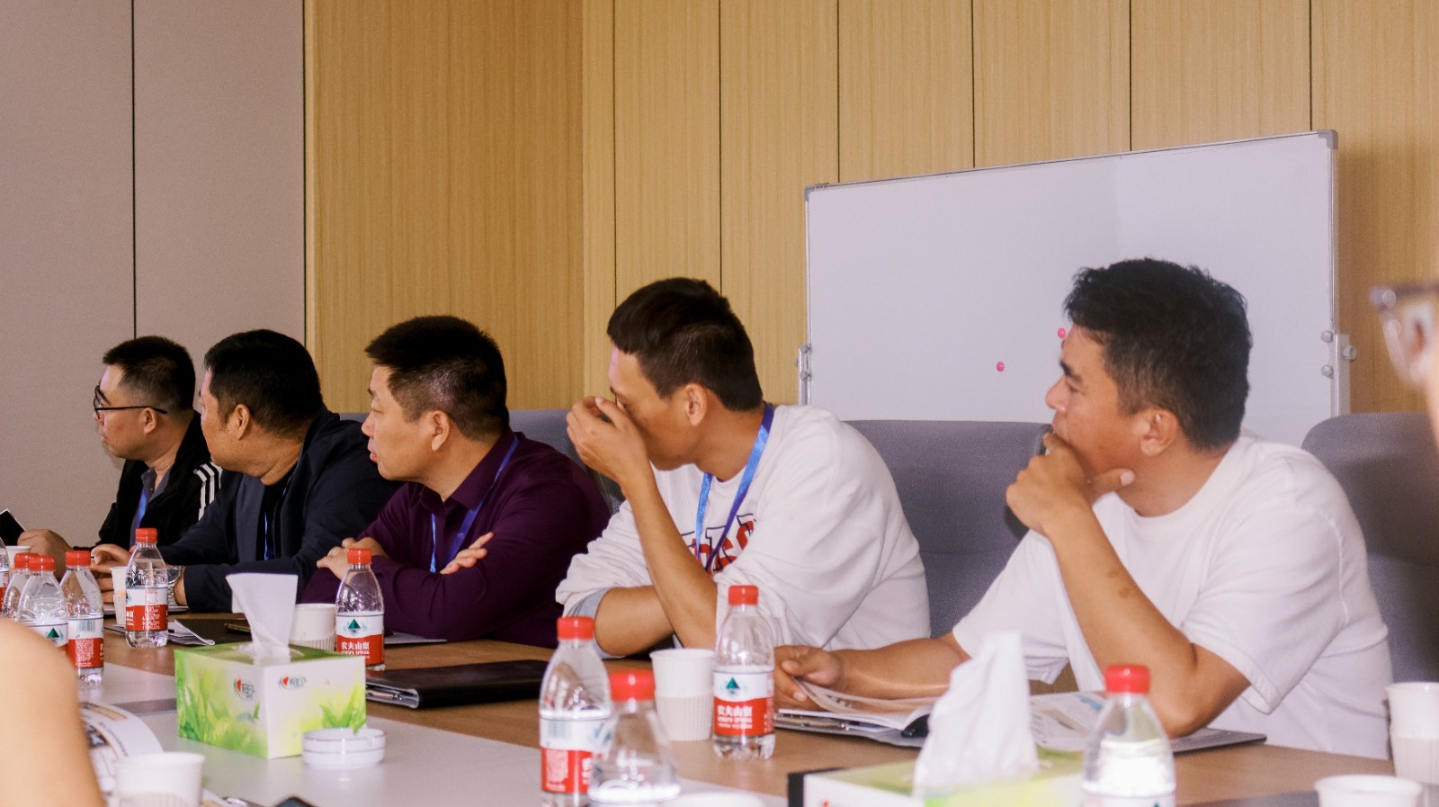 亚洲精品久久一区二区三区