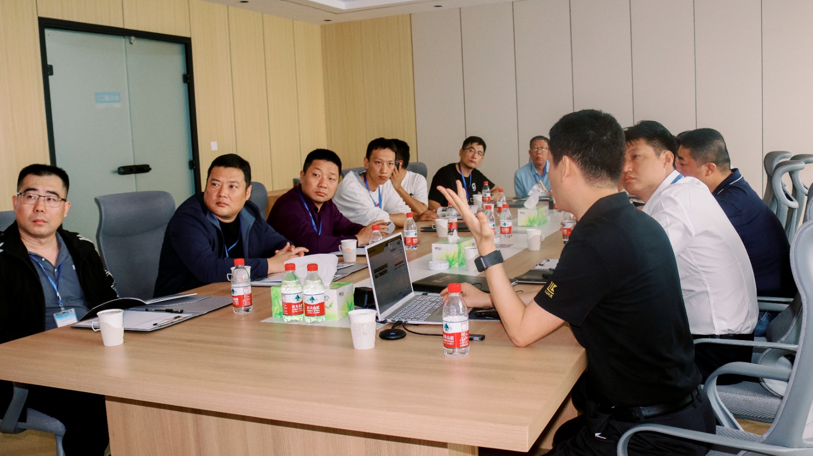 亚洲精品久久一区二区三区