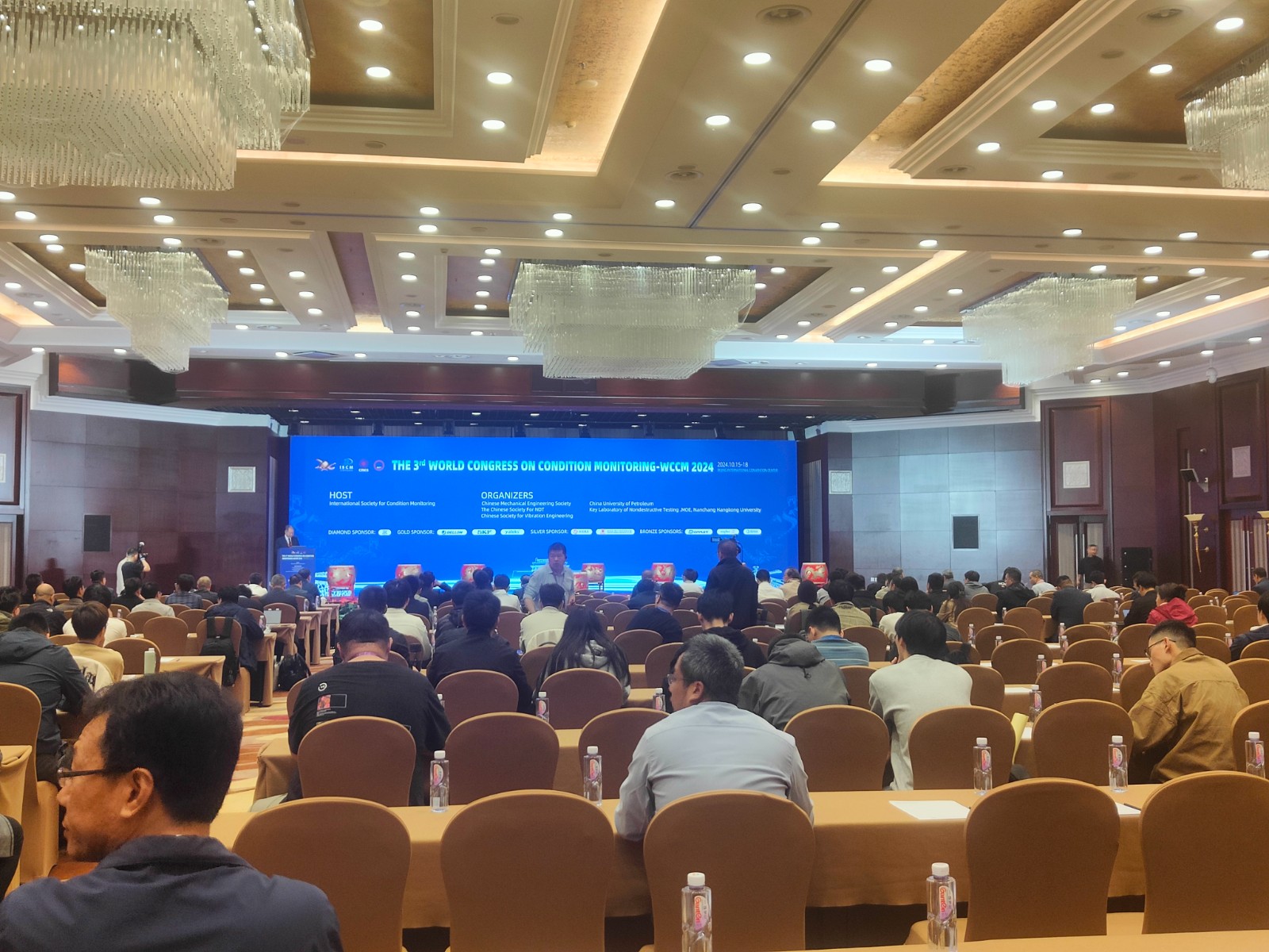 亚洲精品久久一区二区三区