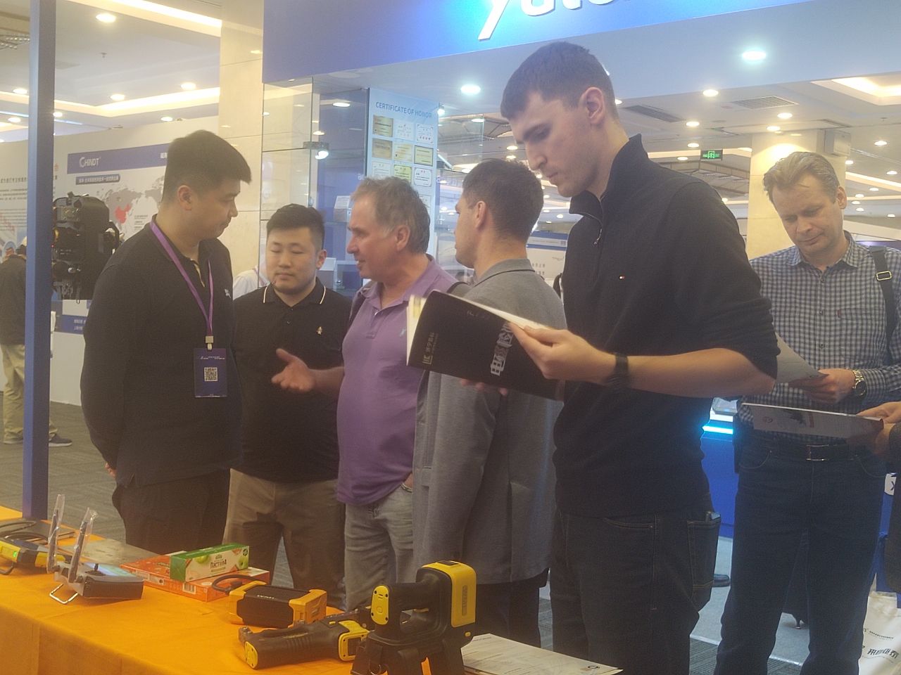 亚洲精品久久一区二区三区