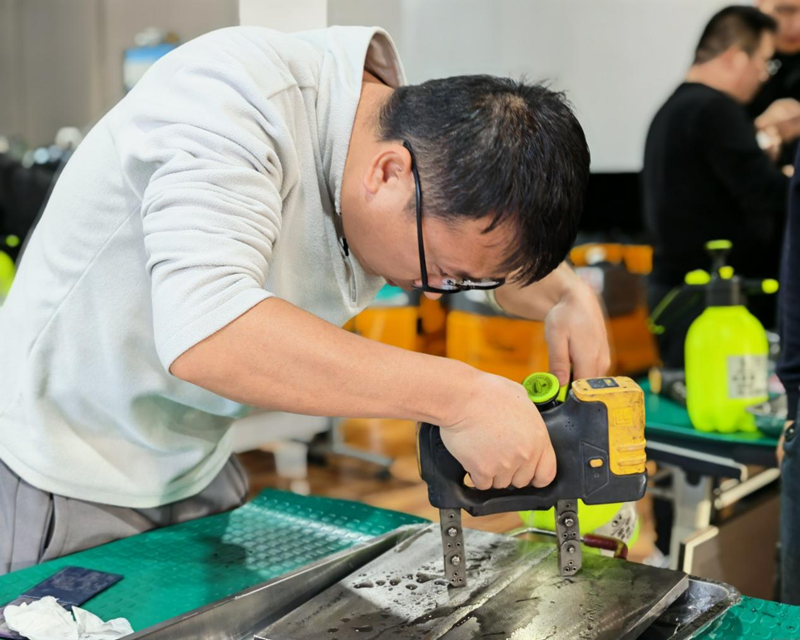 亚洲精品久久一区二区三区